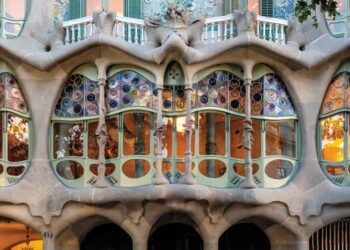 ویژگی های خانه کاسا باتلو بارسلونا اسپانیا – خانه باتلو (کازا بالیو)