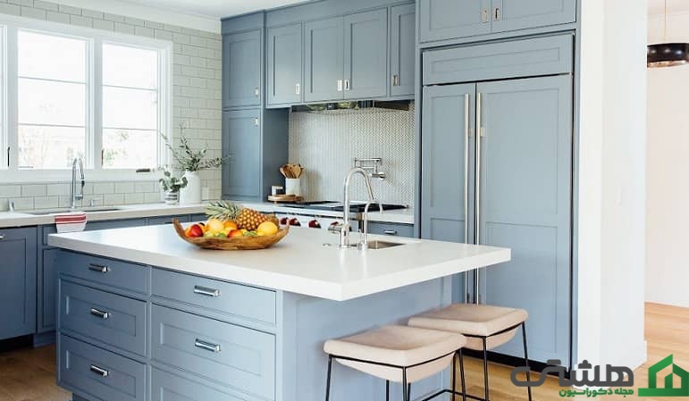 قرار گیری صندلی در جزیره آشپزخانه