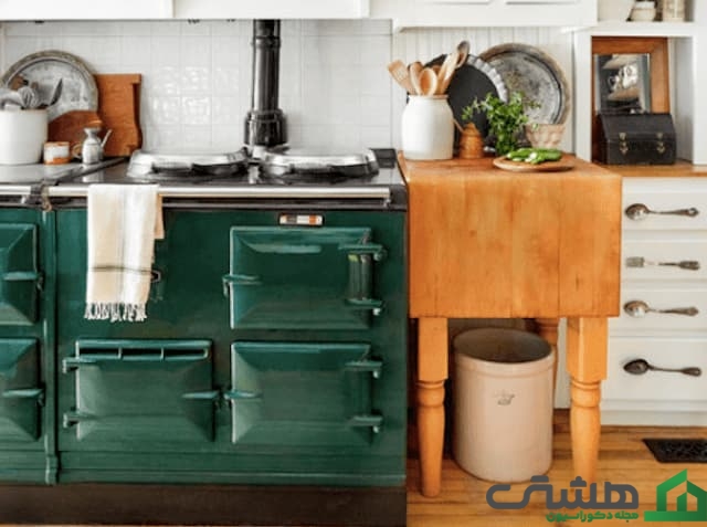 میزهای کوچک در آشپزخانه