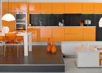 استفاده از رنگ نارنجی در آشپزخانه – ترکیب کابینت نارنجی با تم رنگی شگفت انگیز