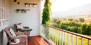 تزیین بالکن با 9 ایده آسان