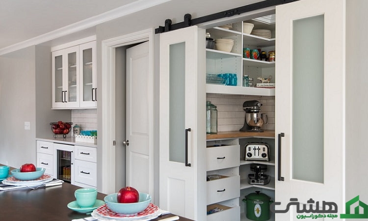 درب آشپزخانه کثیف