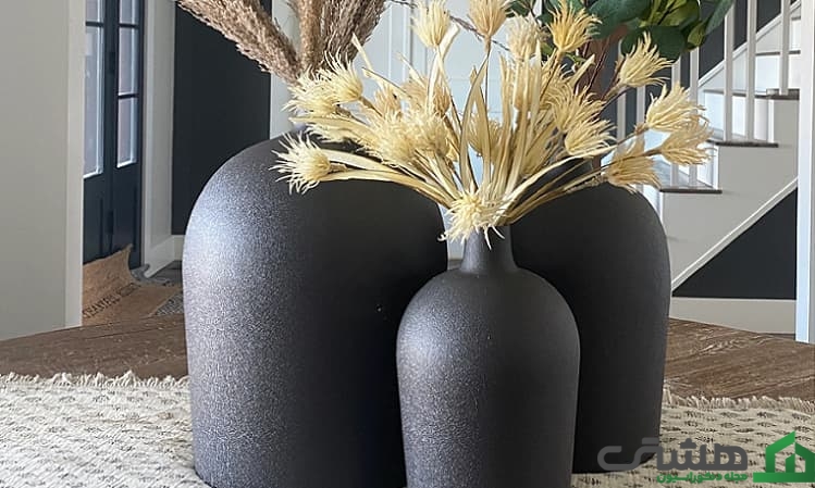 گلدان کنار سالنی مشکی